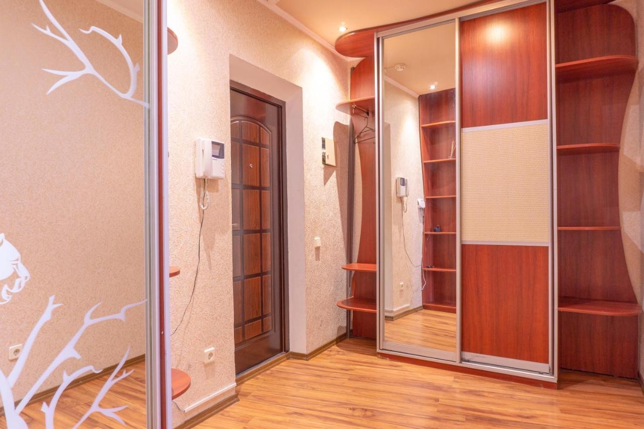 Big Studio Apartment Near River Mall Kiev Extérieur photo