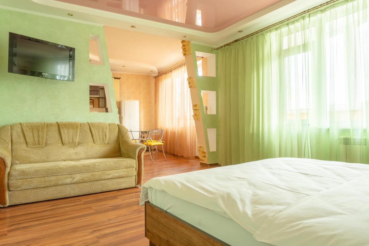 Big Studio Apartment Near River Mall Kiev Extérieur photo