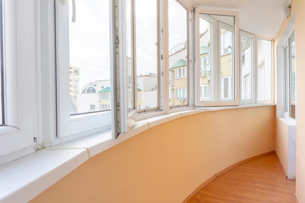 Big Studio Apartment Near River Mall Kiev Extérieur photo